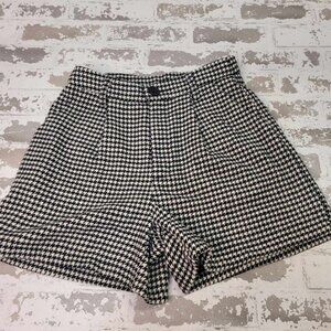 2550 Revival Boutique Black/White‎ Houndstooth Women's Shorts Size Small